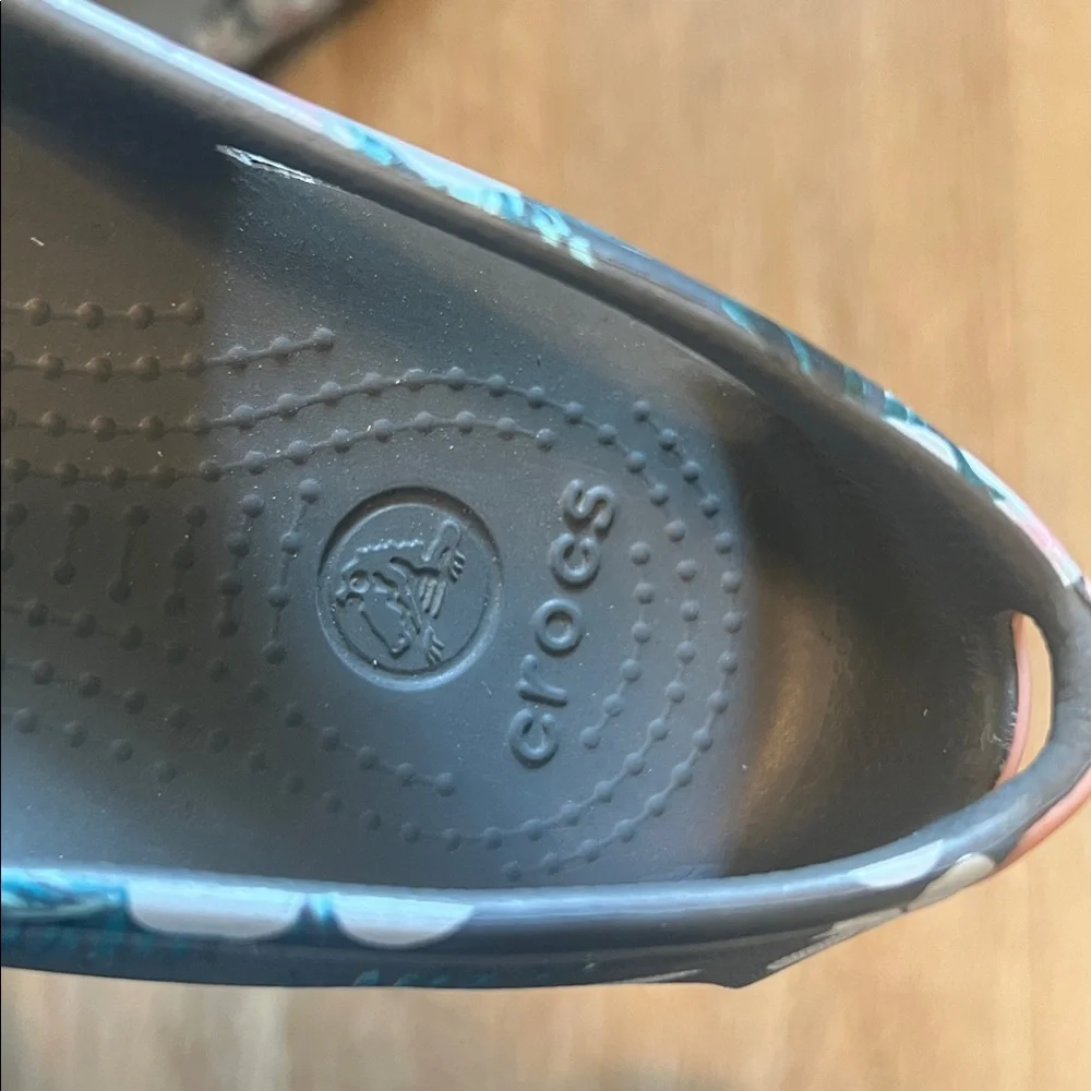 Crocs Kadee Seasonal Grey Floral Ballet Flats Size 6